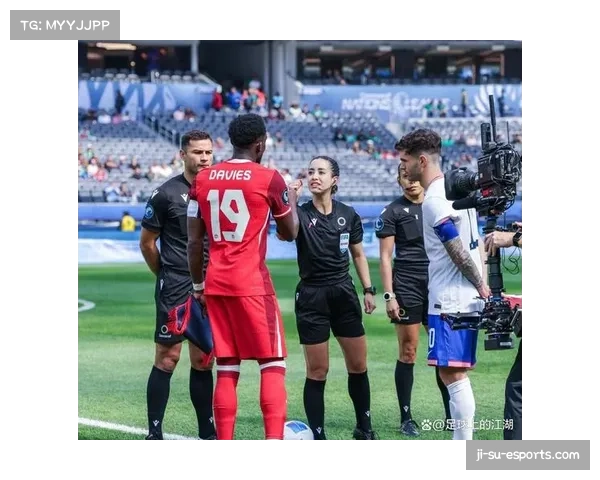 加拿大球星戴维斯因伤缺阵 球队边路进攻受影响 加拿大球星戴维斯因伤缺阵 球队边路进攻受影响